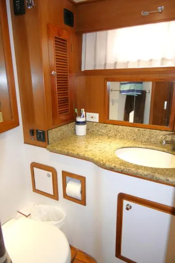 Sea Ya Soon Yacht Photos Pics Head 2