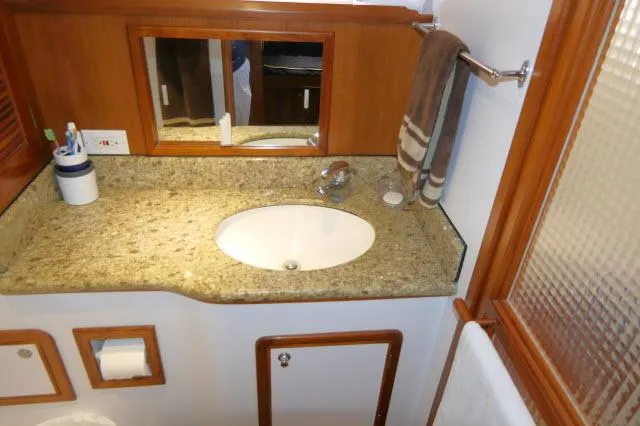 Sea Ya Soon Yacht Photos Pics Head vanity