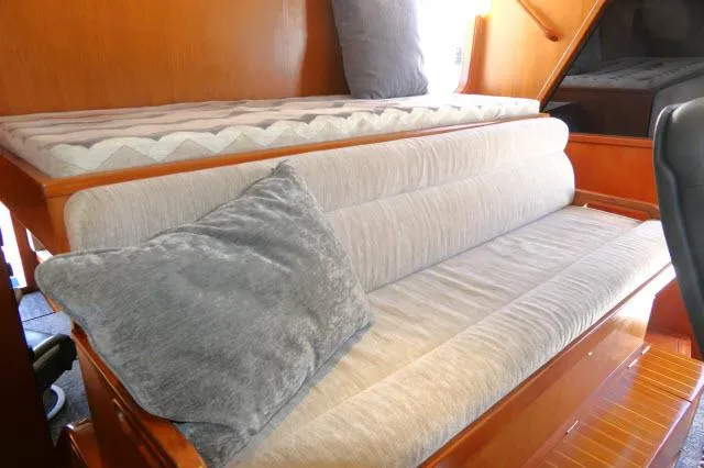 Sea Ya Soon Yacht Photos Pics Pilot berth