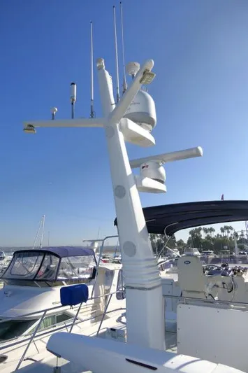 Sea Ya Soon Yacht Photos Pics Flybridge mast