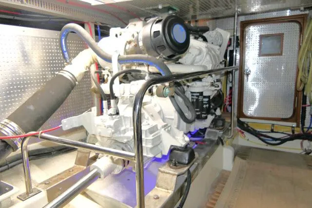 Sea Ya Soon Yacht Photos Pics Port engine forward