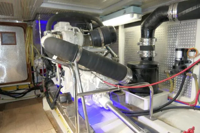 Sea Ya Soon Yacht Photos Pics Starboard engine