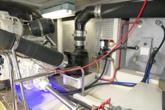 Sea Ya Soon Yacht Photos Pics Starboard engine riser