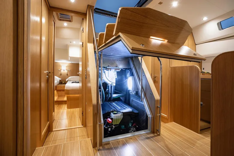 Coco Yacht Photos Pics 