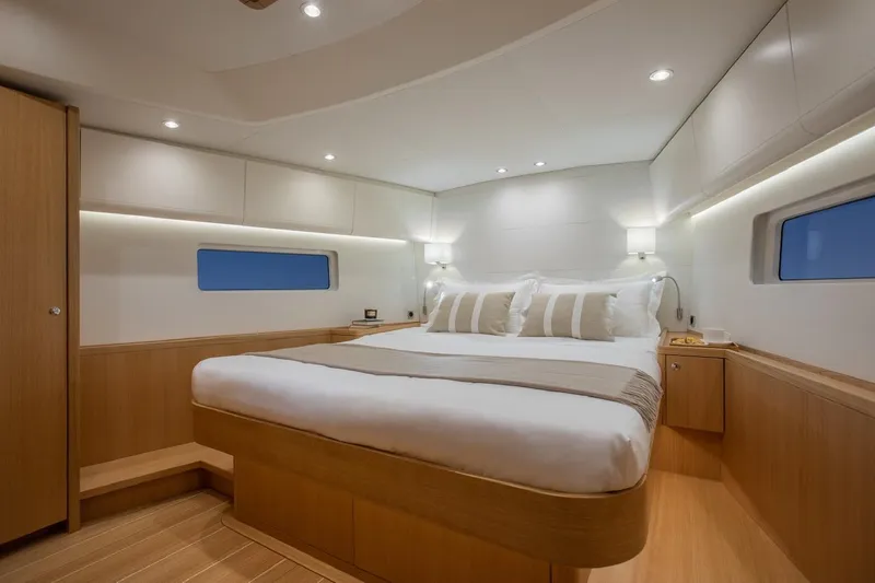 Coco Yacht Photos Pics 