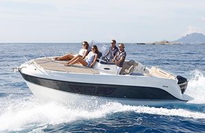 2022 Quicksilver Activ 805 Sundeck