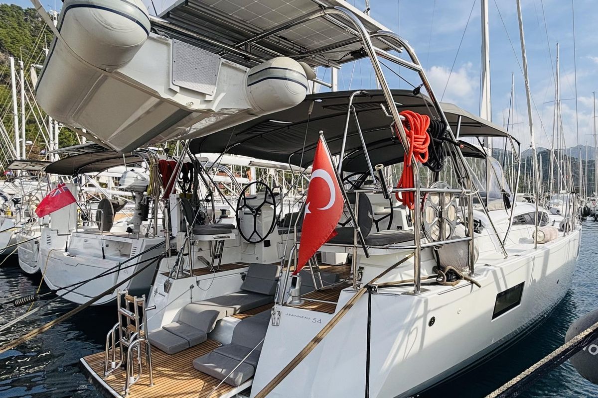 2018 Jeanneau 52 