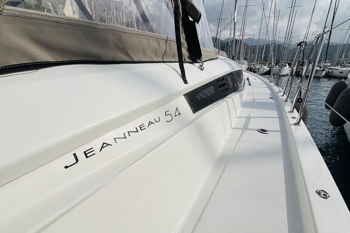 2018 Jeanneau 52 
