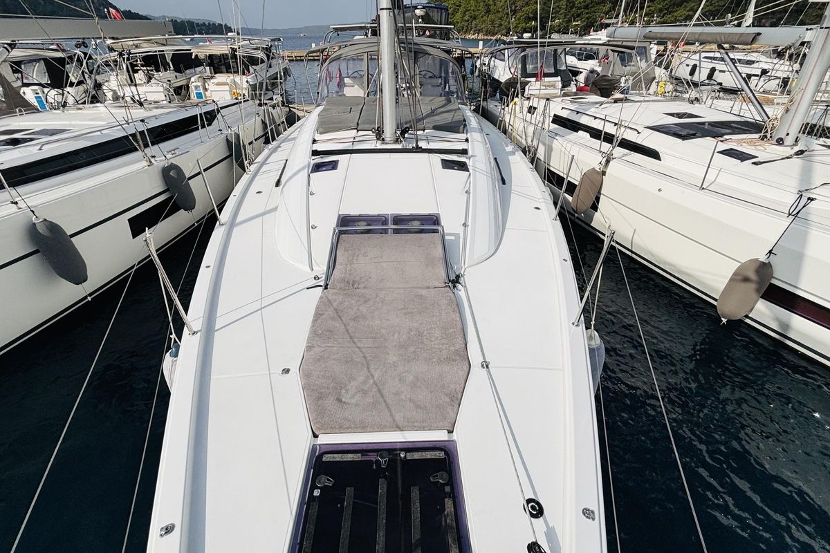 2018 Jeanneau 52 