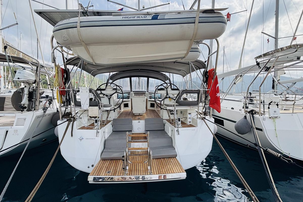 2018 Jeanneau 52 