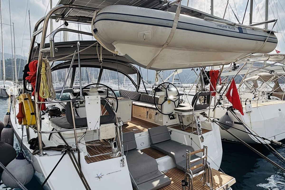2018 Jeanneau 52 