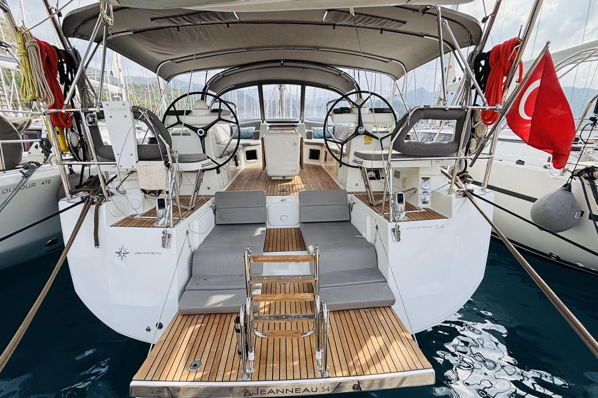2018 Jeanneau 52 