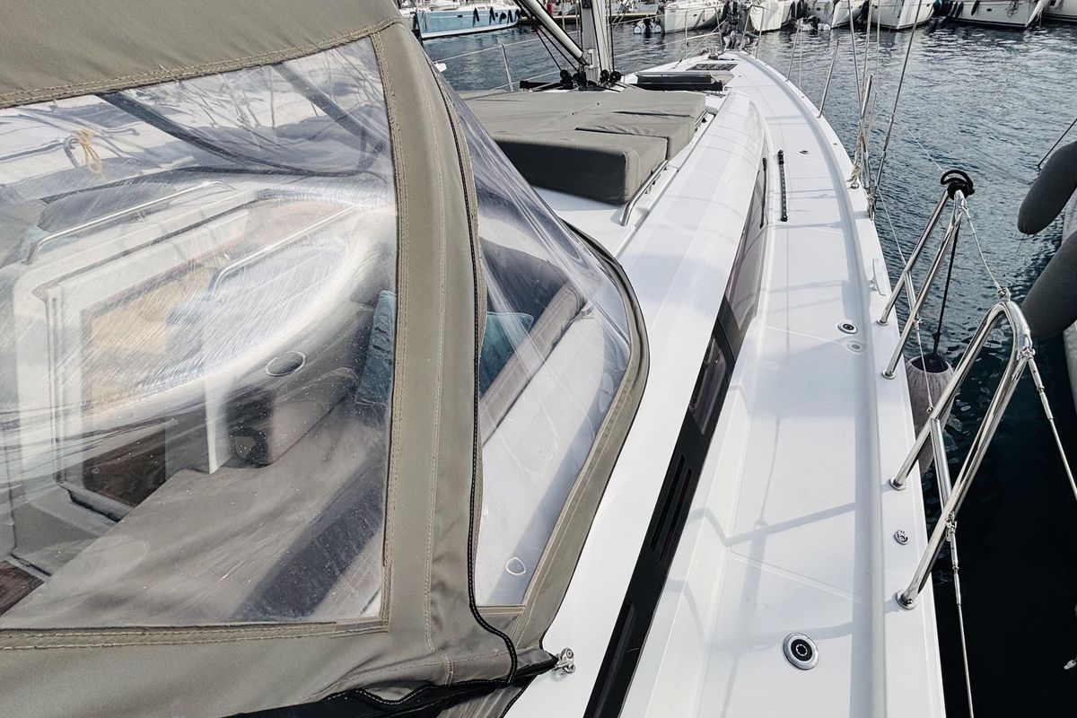 2018 Jeanneau 52 