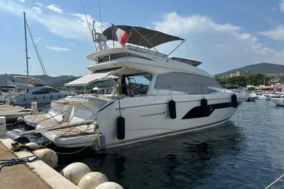 2022 Prestige 520 Fly