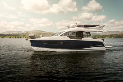 2023 Sealine F430
