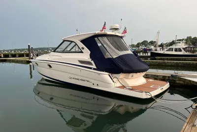 Regal 35 Express Cruiser