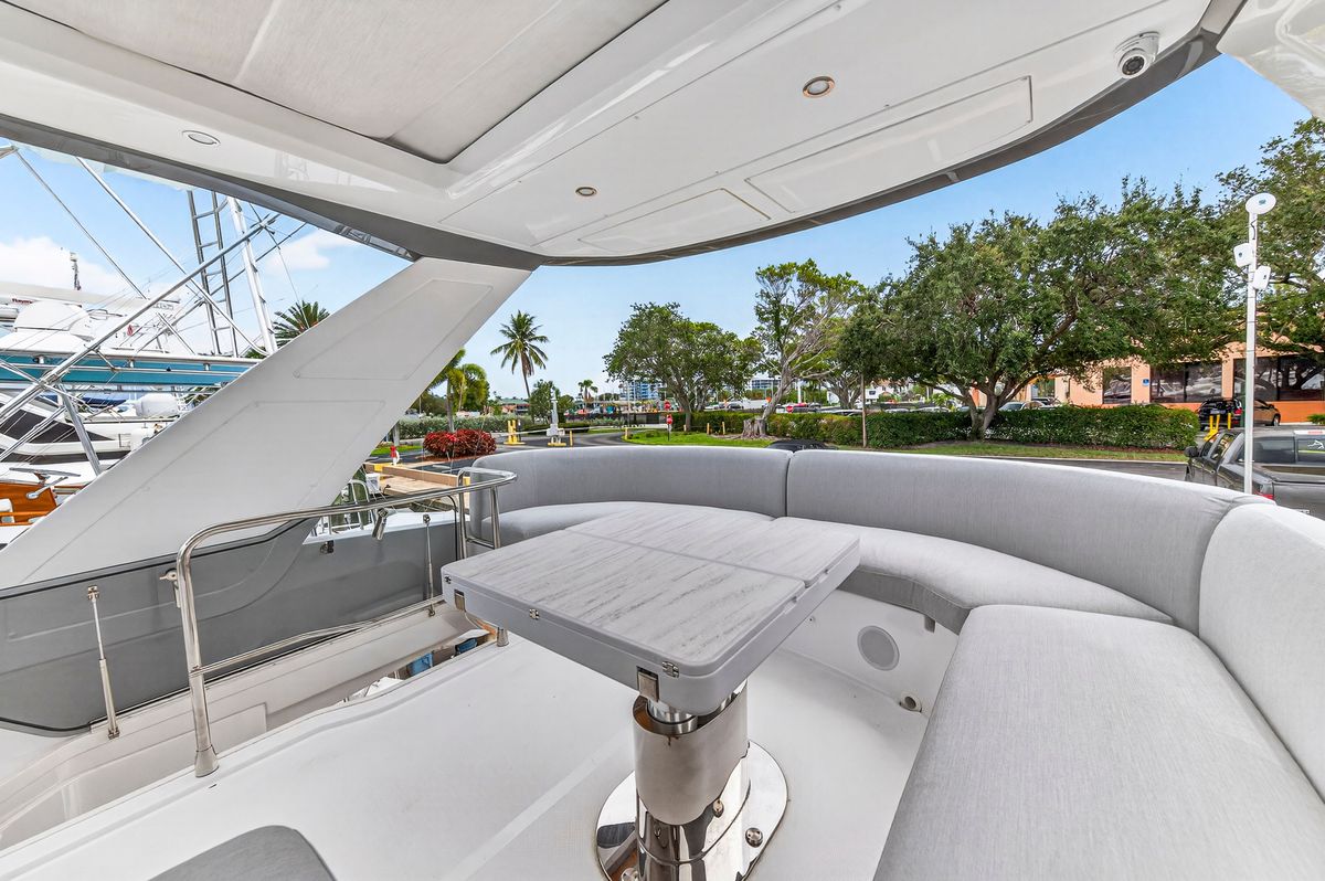 2024 Azimut 53 