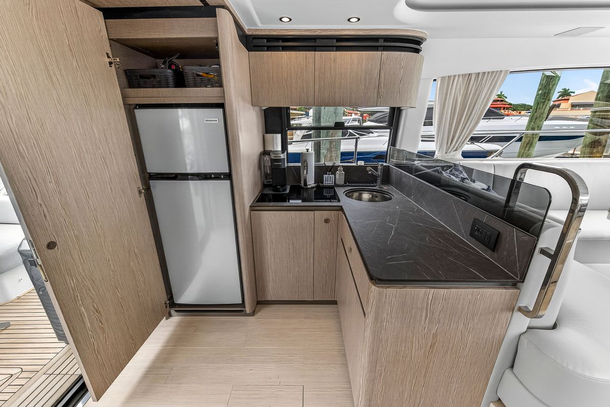 2024 Azimut 53 
