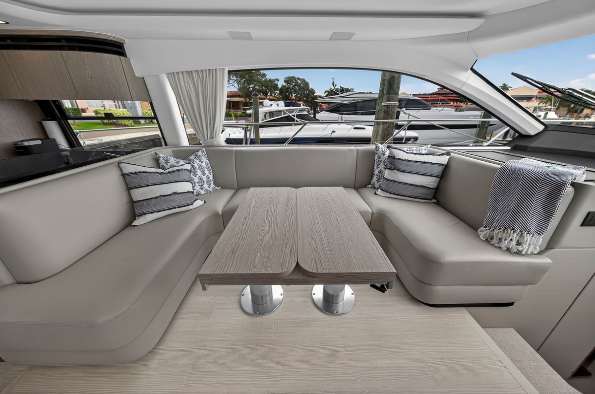 2024 Azimut 53 