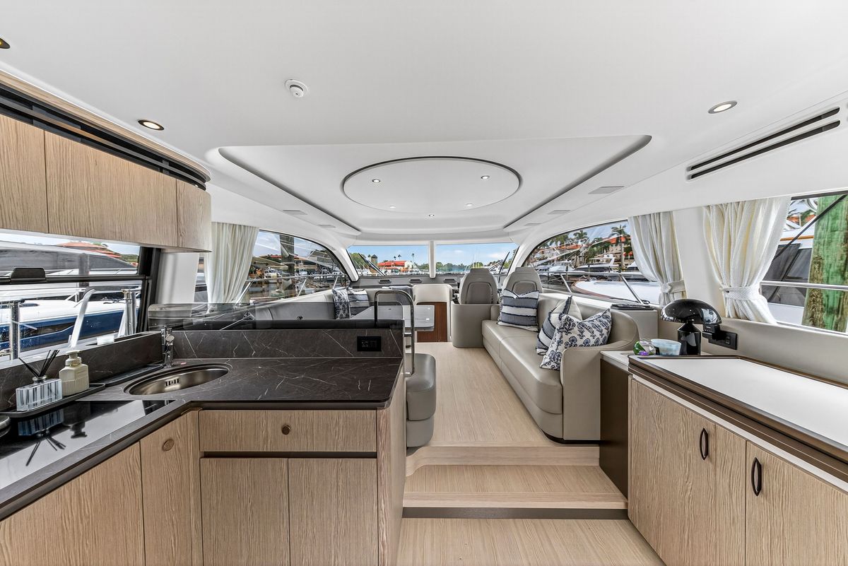 2024 Azimut 53 