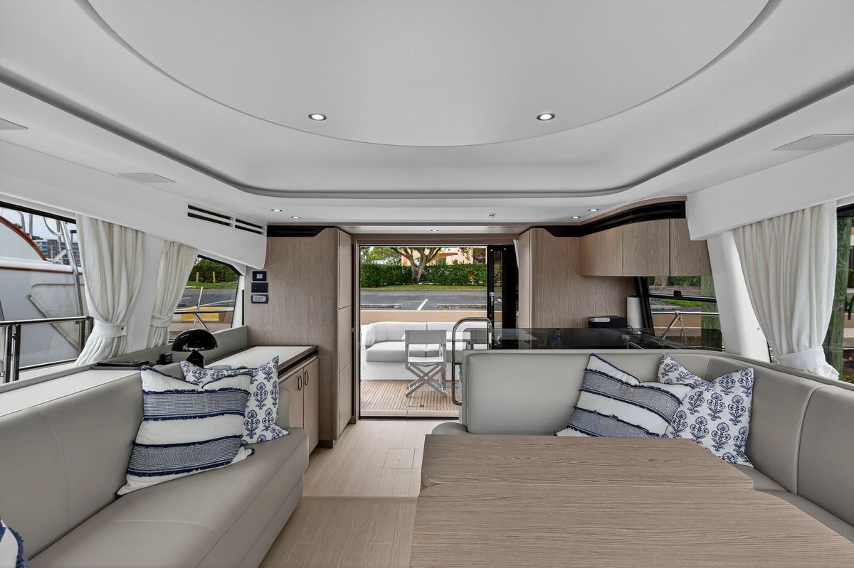 2024 Azimut 53 