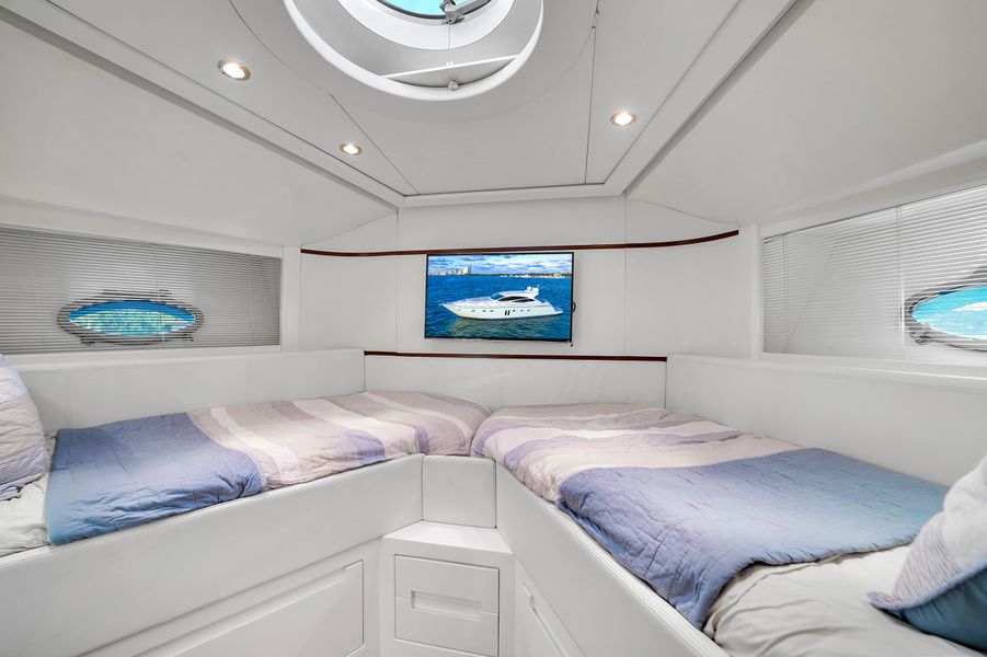 2006 Pershing 62'