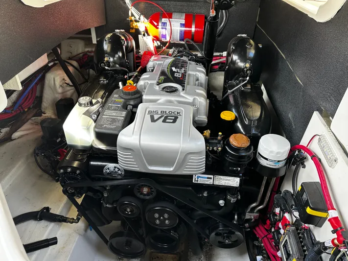  Yacht Photos Pics Engine compartment of 2023 Sea Ray 280 SLX with Big Block V8 engine.