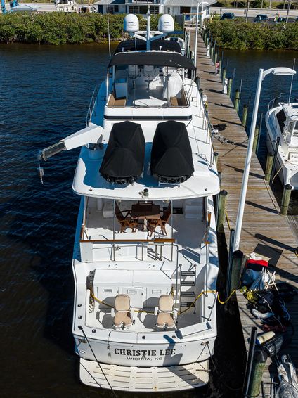 1987-78-hatteras-cockpit-motoryacht