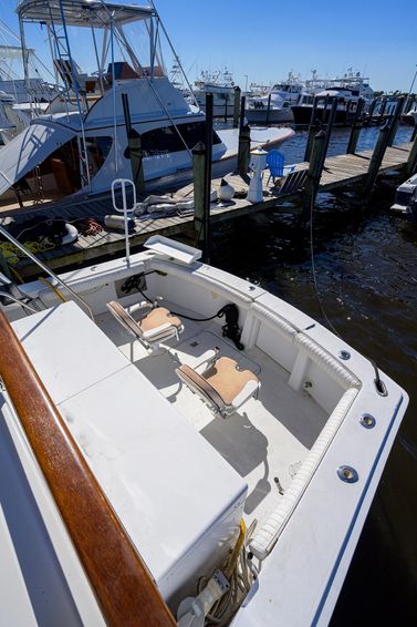 1987-78-hatteras-cockpit-motoryacht