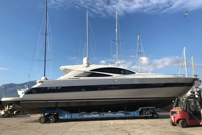 2005 Pershing 76