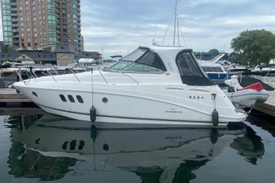 Rinker 360 Express Cruiser