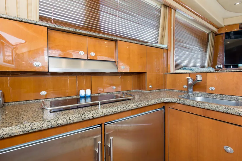 Reel Destiny Yacht Photos Pics 2007 52 Sea Ray Sedan Bridge Reel Destiny Galley