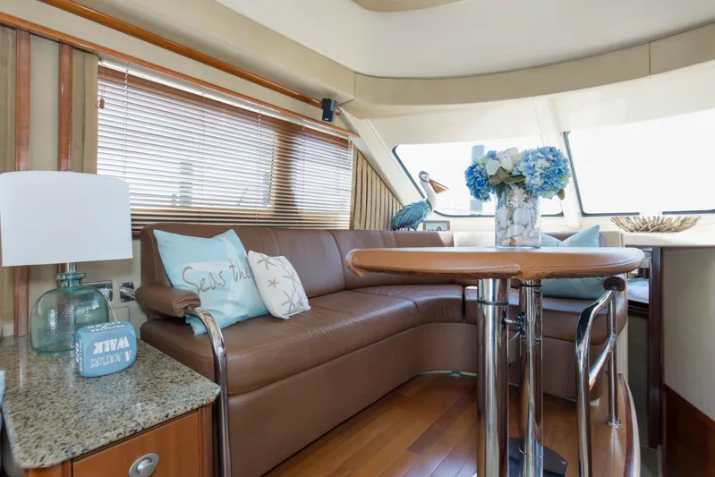 Reel Destiny Yacht Photos Pics 2007 52 Sea Ray Sedan Bridge Reel Destiny Dinette