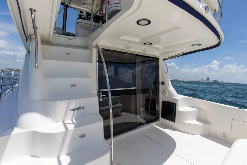 Reel Destiny Yacht Photos Pics 2007 52 Sea Ray Sedan Bridge Reel Destiny Cockpit