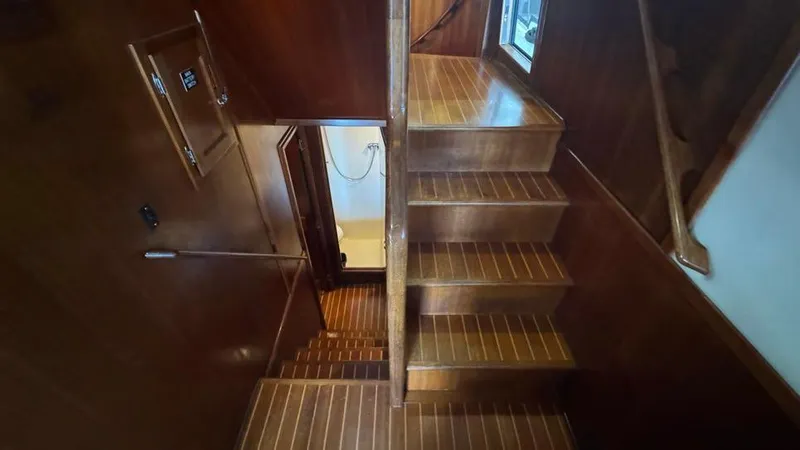 New Bearings Yacht Photos Pics 2000 Nordic Tug 42 Companionway up or down