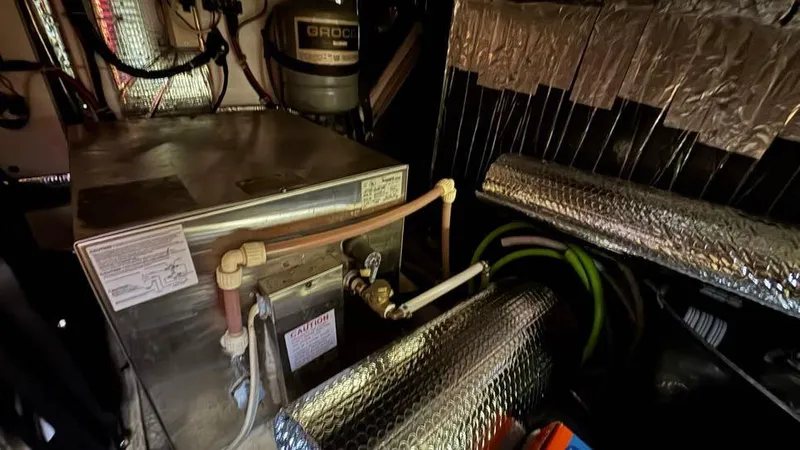 New Bearings Yacht Photos Pics 2000 Nordic Tug 42 Engine Room