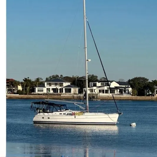 Free Range Yacht Photos Pics 2005 Hunter 44 sailboat anchored