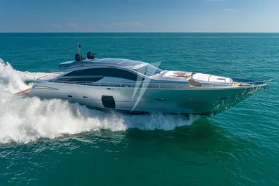 Pershing 80'