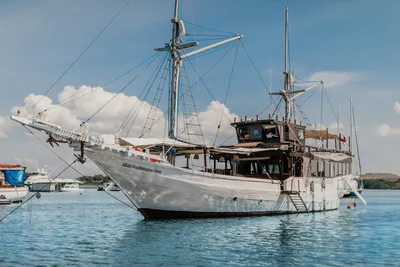 Schooner Phinisi