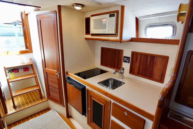 Teewinot Yacht Photos Pics 