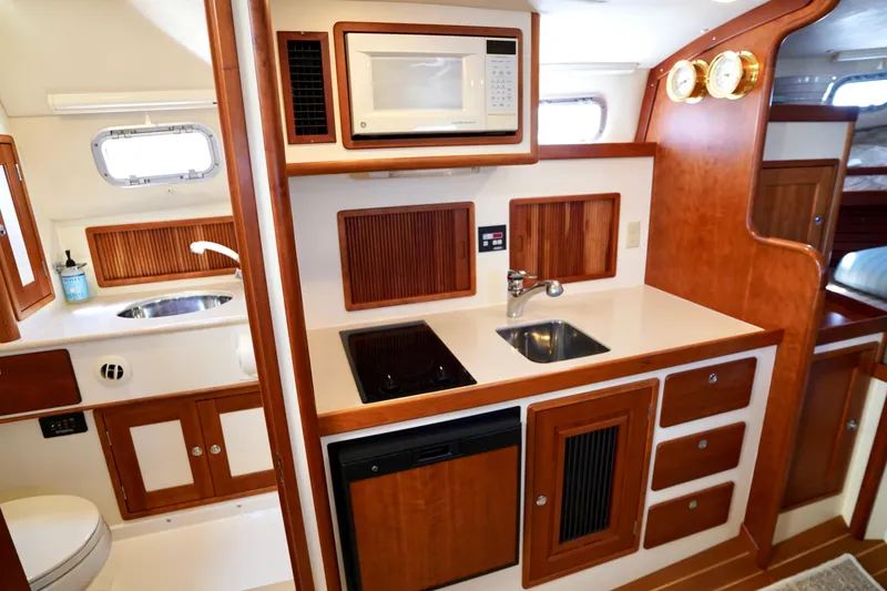 Teewinot Yacht Photos Pics 