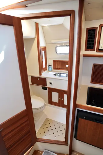 Teewinot Yacht Photos Pics 