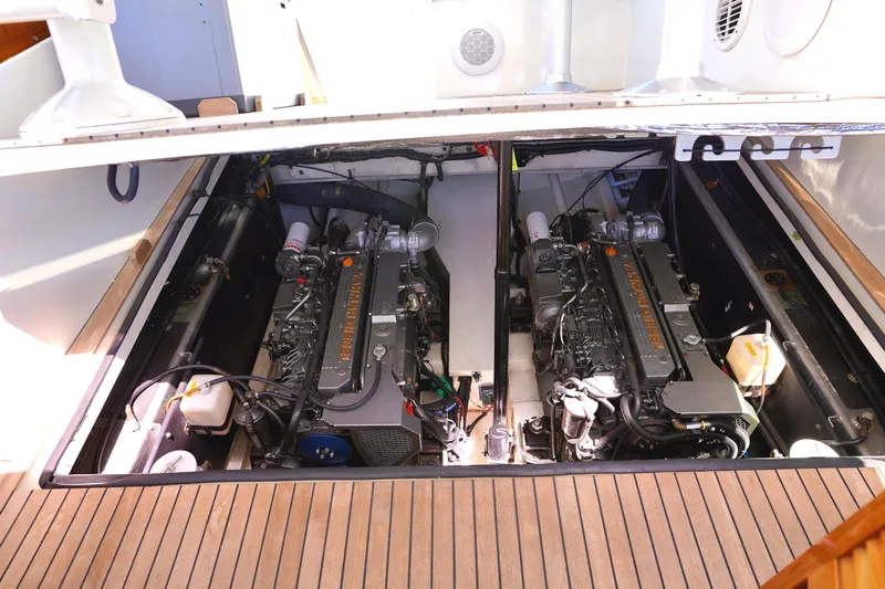 Teewinot Yacht Photos Pics 