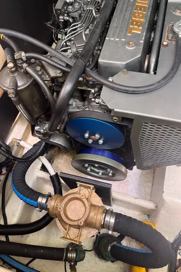 Teewinot Yacht Photos Pics 