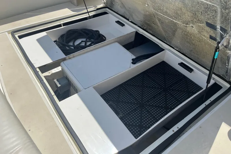 Teewinot Yacht Photos Pics 