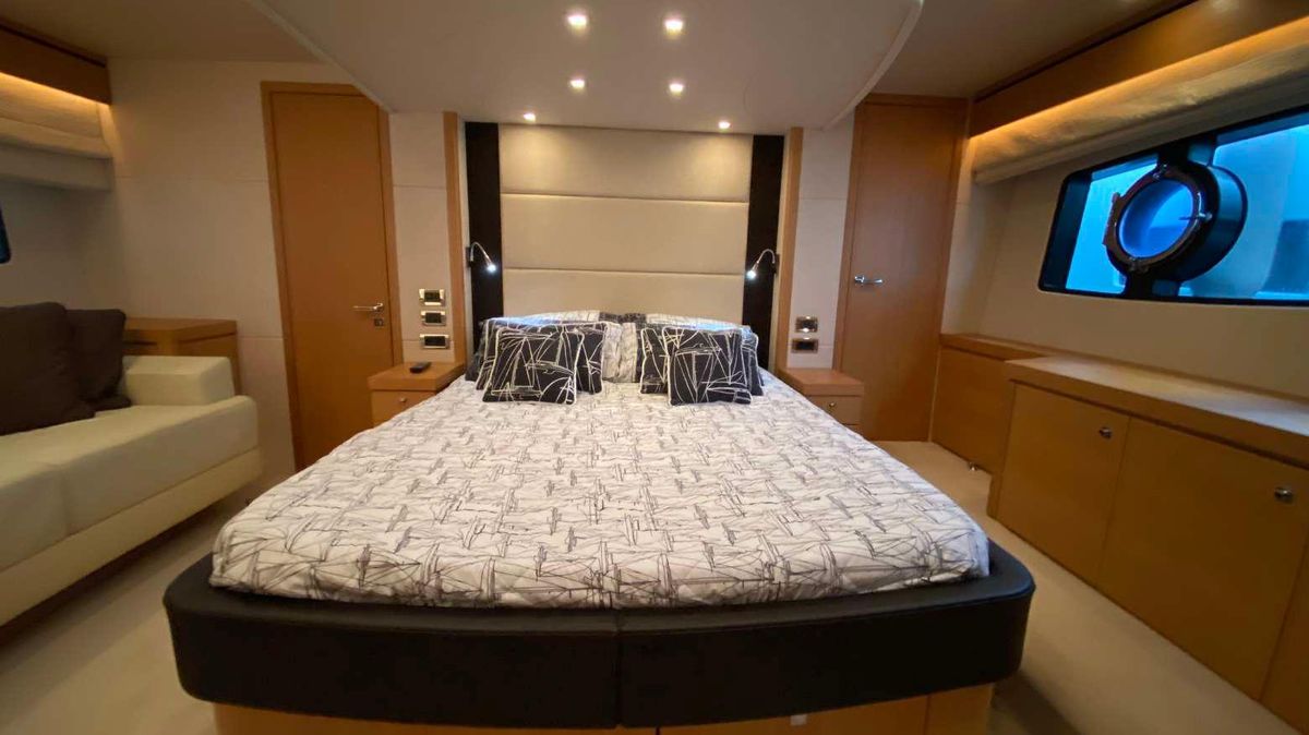 2011 Sunseeker 69 