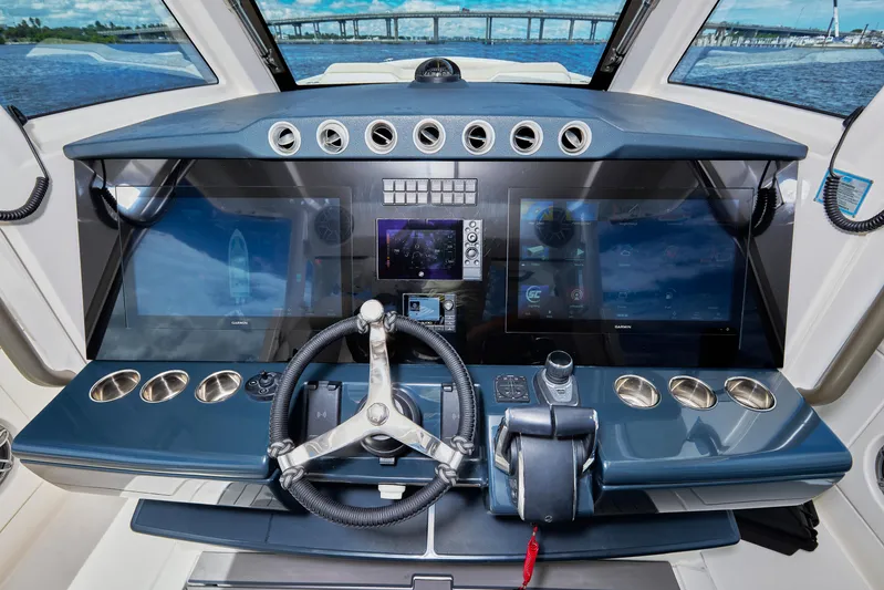 Solace41 Yacht Photos Pics 