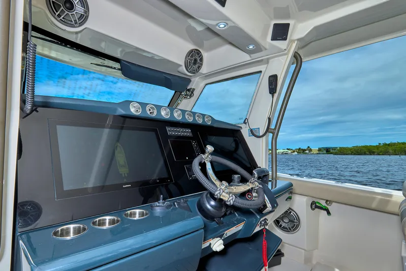 Solace41 Yacht Photos Pics 