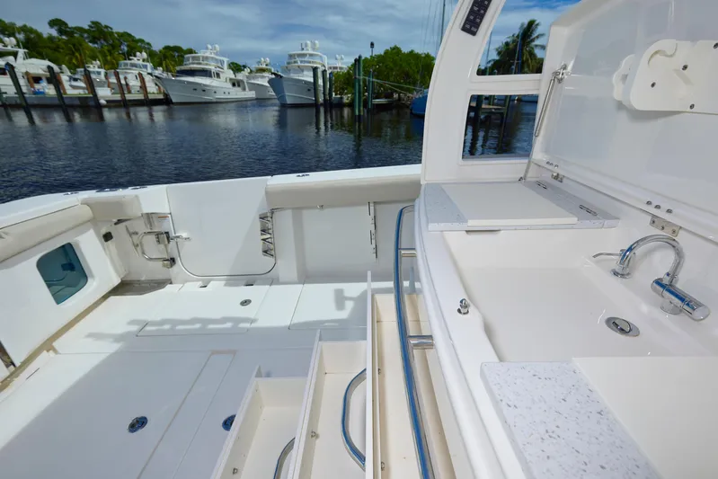 Solace41 Yacht Photos Pics 