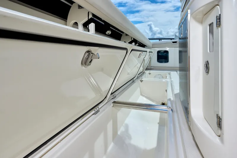 Solace41 Yacht Photos Pics 